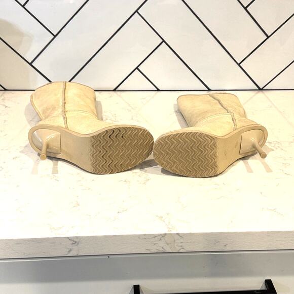 Rare vintage Y2K Tommy Hilfiger beige Ugg-style heeled boots size 6.5 suede - Picture 7 of 9